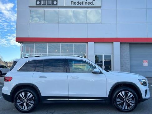 Used 2025 Mercedes-Benz GLB 250 GLB 250 w/ Winter Package image 8