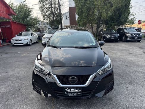 Used 2020 Nissan Versa SV FWD image 3