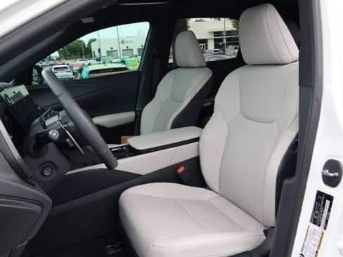 Used 2025 Lexus RX 350 Premium w/ Convenience Package AWD/4WD image 34