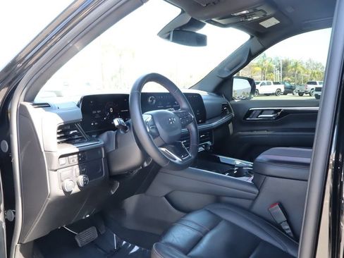 Used 2025 Chevrolet Suburban RST w/ Comfort Package RWD image 18