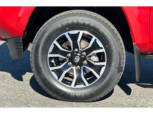 Used 2020 Toyota Tacoma 2WD Double Cab image 30