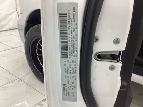 Used 2020 RAM 1500 Classic SLT image 48