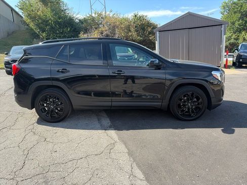 Used 2019 GMC Terrain SLE w/ Driver Convenience Package AWD/4WD image 4