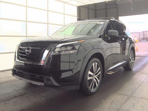 Used 2025 Nissan Pathfinder Platinum w/ Cargo Package AWD/4WD image 1