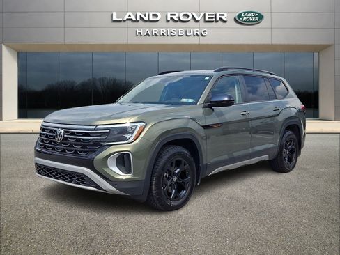 Used 2025 Volkswagen Atlas Peak Edition SE AWD/4WD image 1