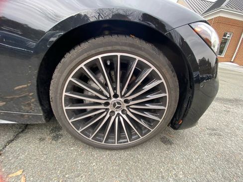 Used 2025 Mercedes-Benz C 300 4MATIC Sedan image 25