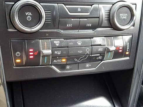 Used 2018 Ford Explorer XLT w/ Equipment Group 202A image 17