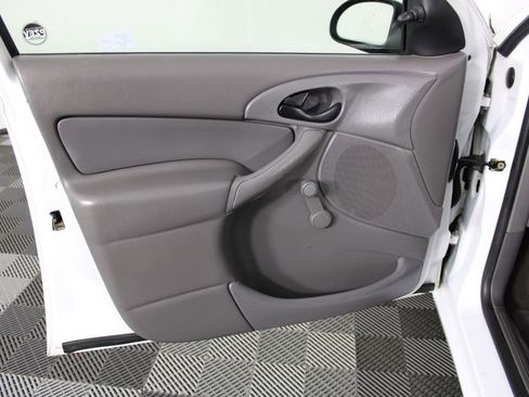 Used 2002 Ford Focus LX image 11