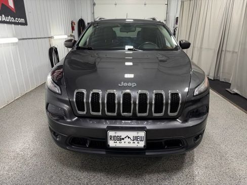 Used 2016 Jeep Cherokee Latitude w/ Cold Weather Group AWD/4WD image 2