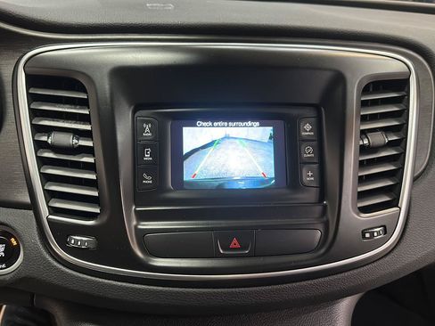 Certified 2016 Chrysler 200 Limited w/ Convenience Group FWD image 21