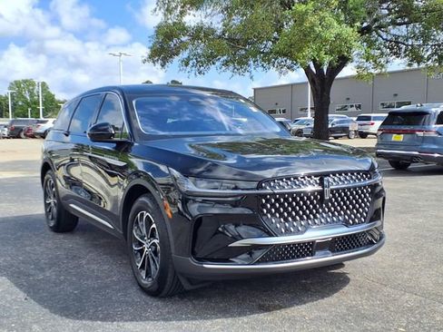 New 2026 Lincoln Nautilus Premier image 4