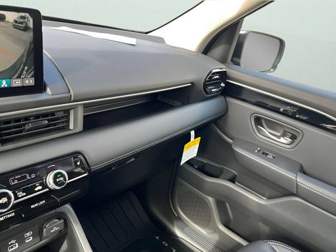 Used 2025 Honda Pilot EX-L image 22