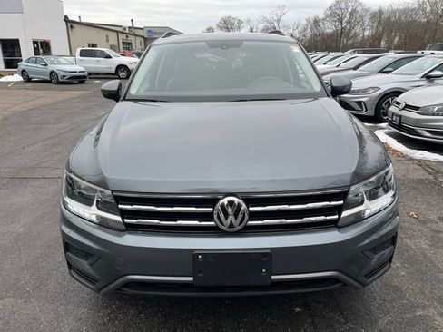 Certified 2021 Volkswagen Tiguan SE w/ Panoramic Sunroof Package image 3