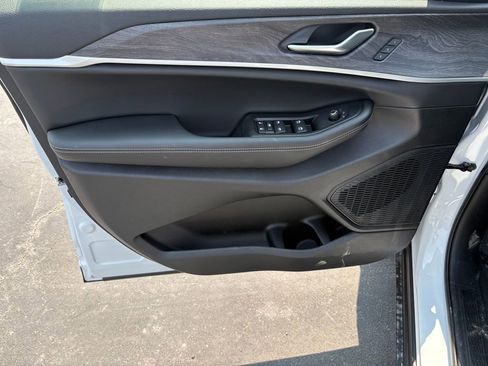 New 2025 Jeep Grand Cherokee L Limited image 13