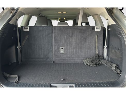 Used 2022 Toyota Highlander LE FWD image 19