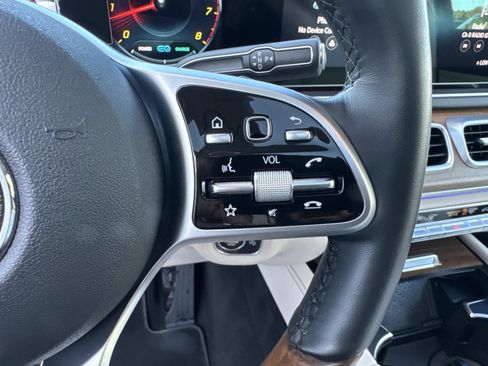 Used 2022 Mercedes-Benz GLS 450 4MATIC image 31