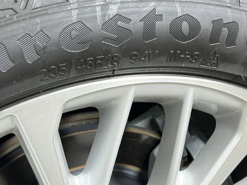 Used 2020 Toyota Camry XLE image 28