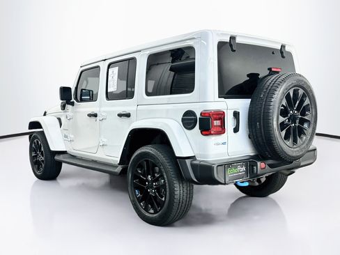 Used 2023 Jeep Wrangler Unlimited Sahara AWD/4WD image 5