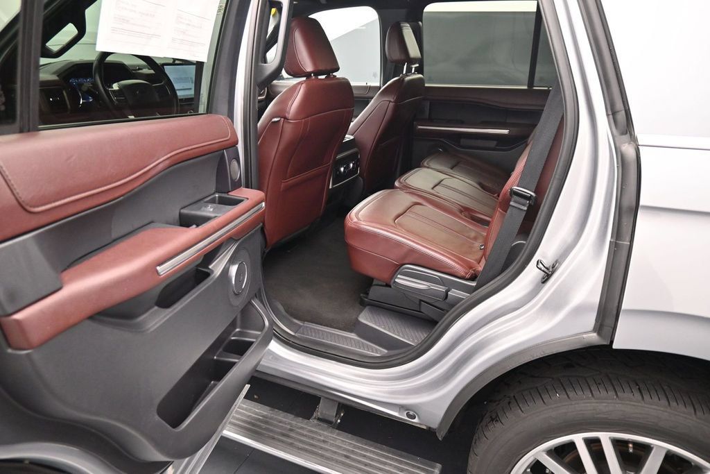 Used 2024 Ford Expedition Limited AWD/4WD image 21