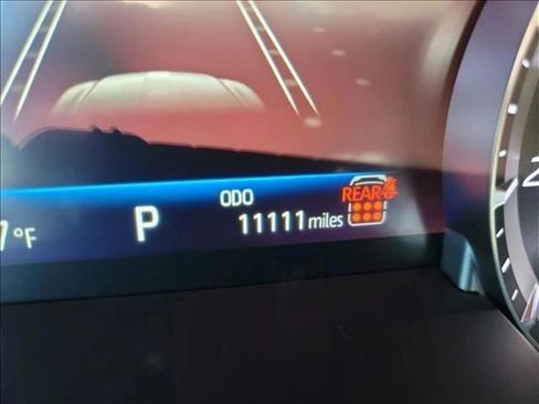 Used 2024 Toyota Highlander LE image 20