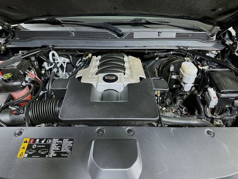 Used 2019 Cadillac Escalade Platinum image 34