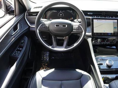 Certified 2023 Jeep Grand Cherokee L Limited AWD/4WD image 20