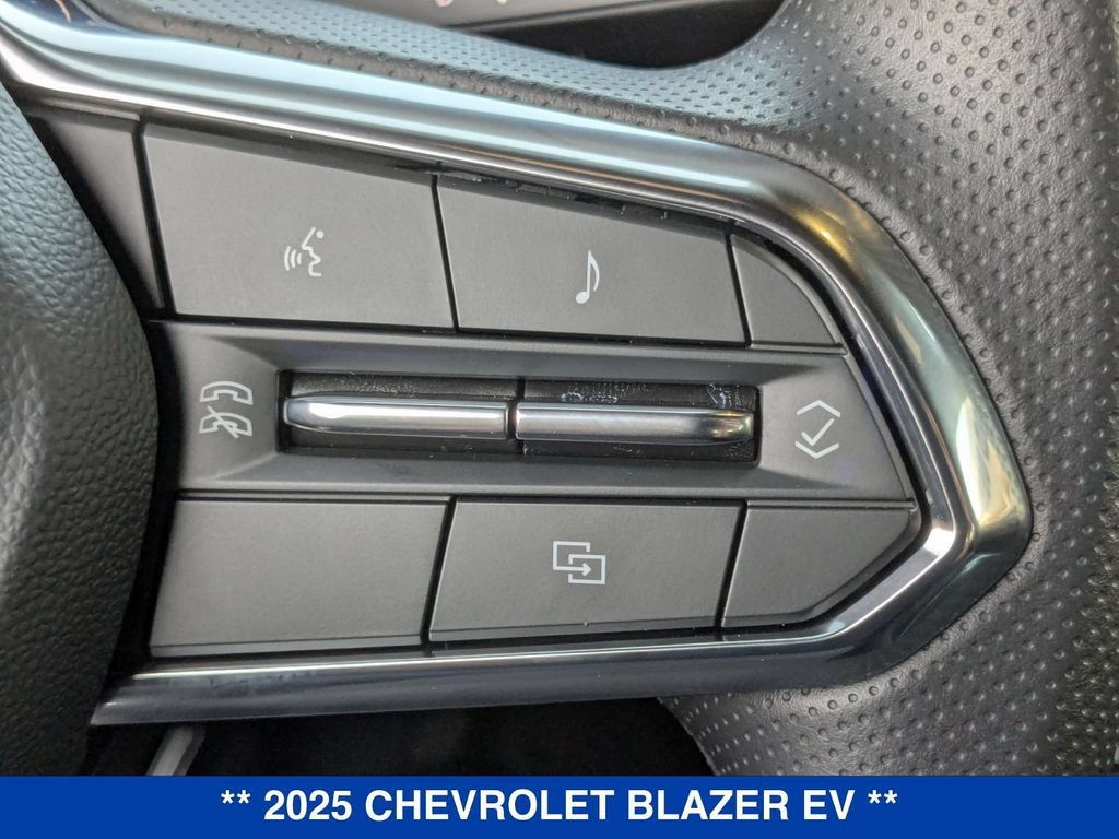 New 2025 Chevrolet Blazer EV LT AWD/4WD image 17