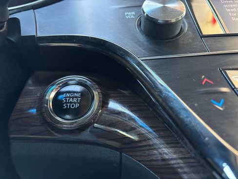 Used 2015 Toyota Avalon XLE image 21