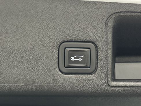 Used 2023 GMC Terrain SLE w/ Driver Convenience Package AWD/4WD image 16