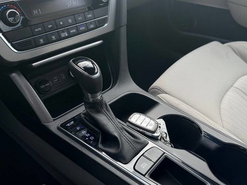 Used 2017 Hyundai Sonata SE image 22