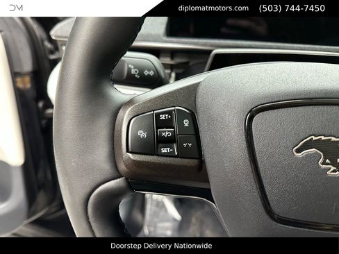 Used 2021 Ford Mustang Mach-E Premium image 28