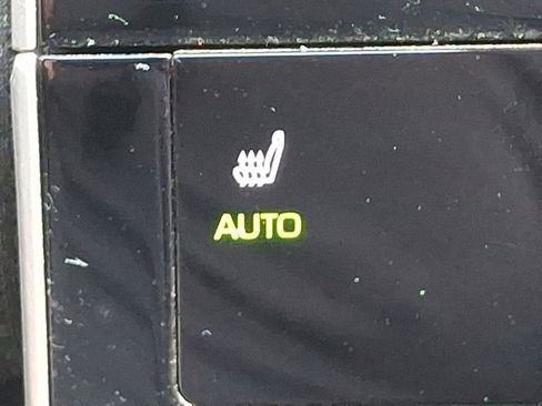 Used 2023 Subaru Solterra AWD image 29