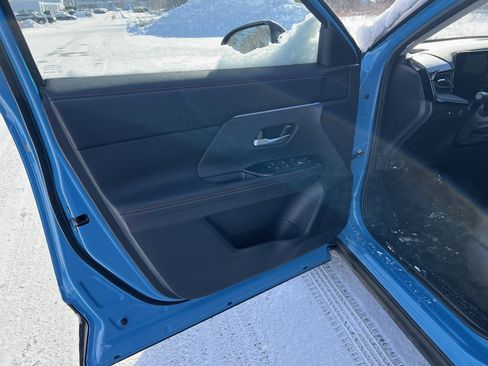 New 2026 Nissan Kicks SR w/ Cold Weather Package image 17