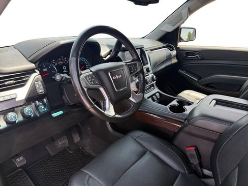 Used 2019 GMC Yukon SLT w/ Graphite Performance Edition AWD/4WD image 10