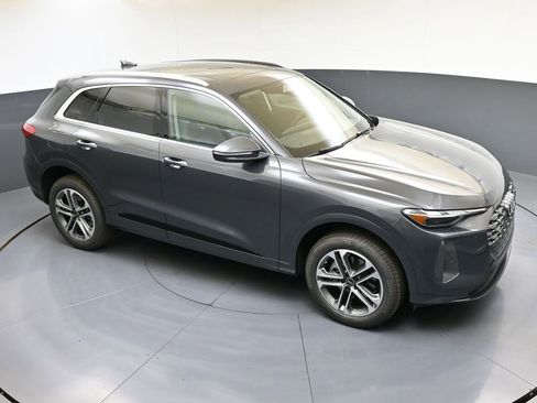 Certified 2025 Audi Q5 Premium w/ Convenience Package image 47