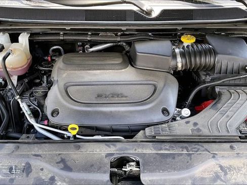 Used 2023 Chrysler Voyager LX FWD image 21