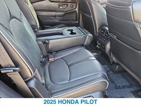 Certified 2025 Honda Pilot Elite image 25