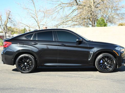 Used 2015 BMW X6 M image 8