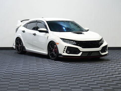 Used 2018 Honda Civic Type R image 5