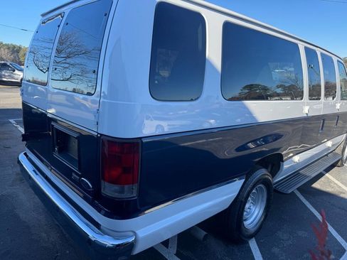 Used 2012 Ford E-350 and Econoline 350 XLT image 3