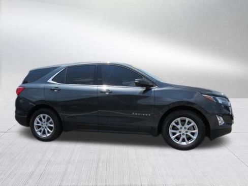 Used 2018 Chevrolet Equinox LT FWD image 2