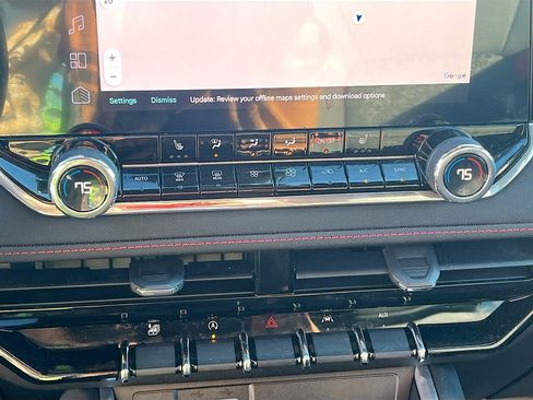 Used 2024 Chevrolet Colorado Z71 w/ LPO, Dark Essentials Package image 16