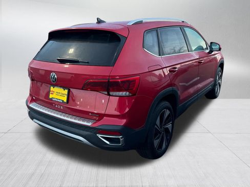 Used 2024 Volkswagen Taos SE image 6