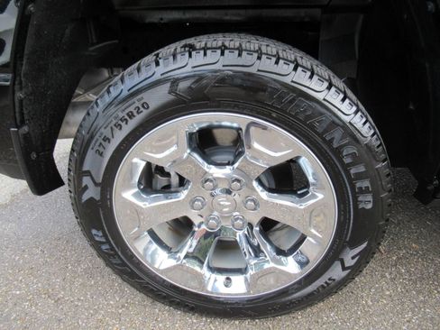 Used 2024 RAM 1500 Big Horn RWD image 9