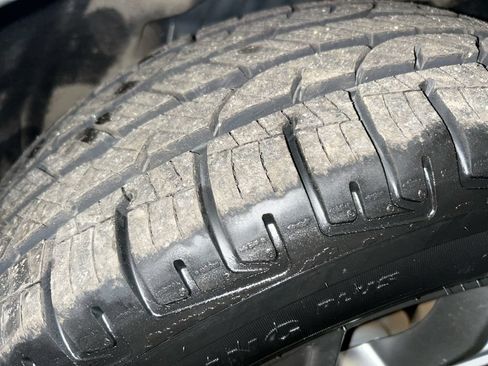 Used 2022 Ford Explorer Limited w/ Equipment Group 301A AWD/4WD image 24