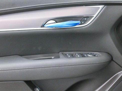 New 2025 Cadillac XT5 Luxury image 22