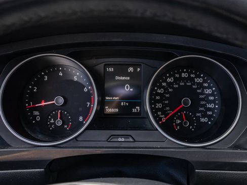 Used 2018 Volkswagen Tiguan SE w/ Front Fog Lights Package image 33