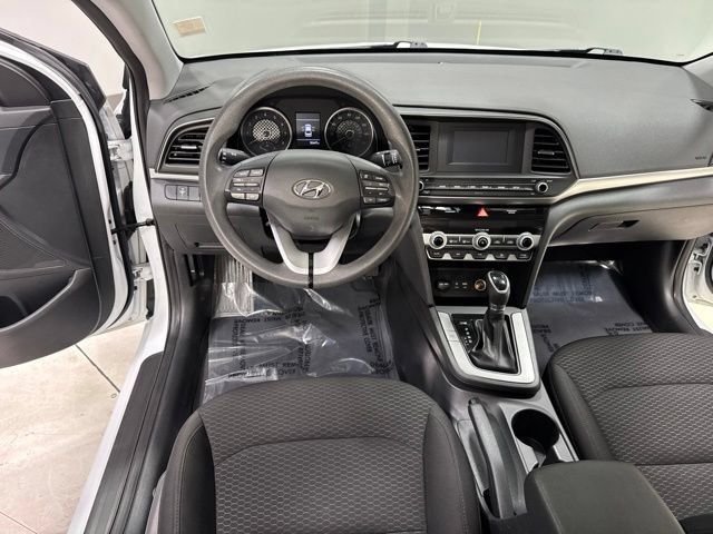 Used 2020 Hyundai Elantra SE w/ Cargo Package (C1) FWD image 13
