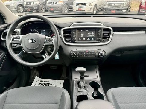 Used 2019 Kia Sorento LX image 19