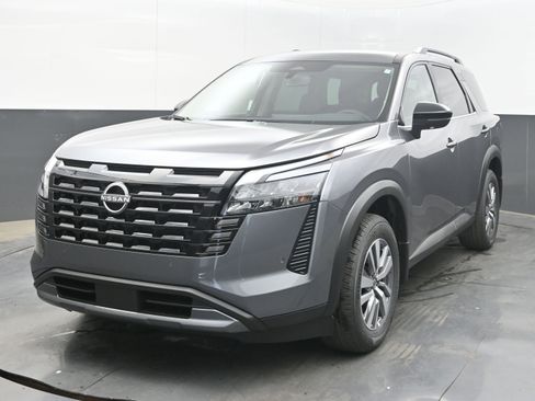 New 2026 Nissan Pathfinder SL FWD image 3